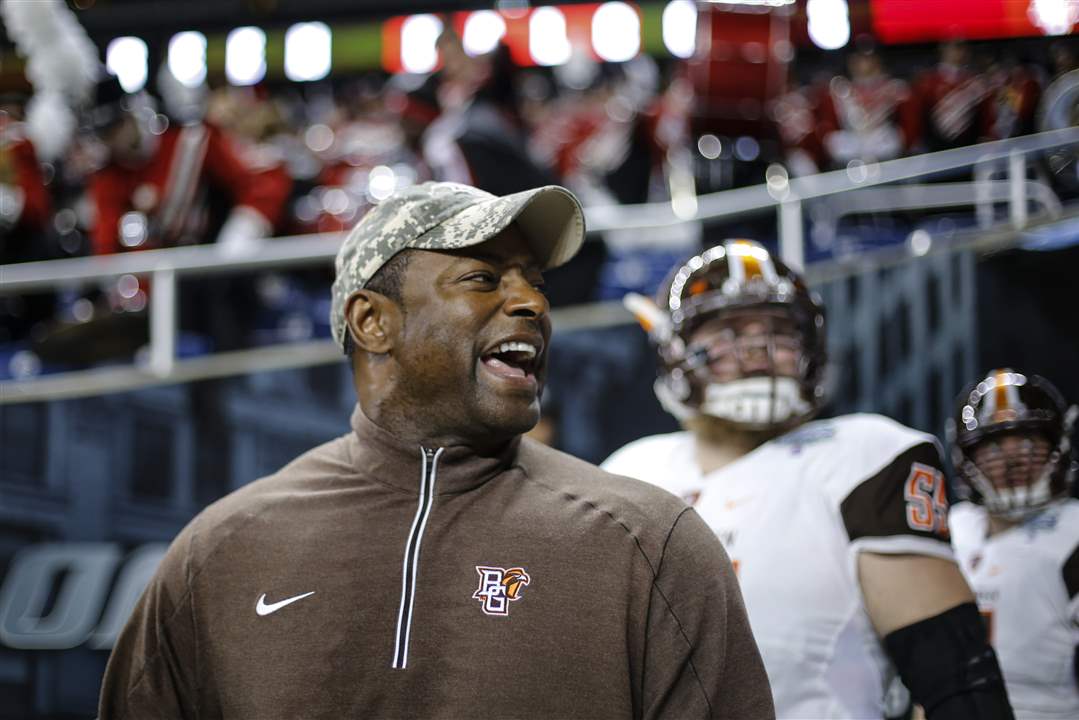 SPT-BGfootball5p-Babers-field