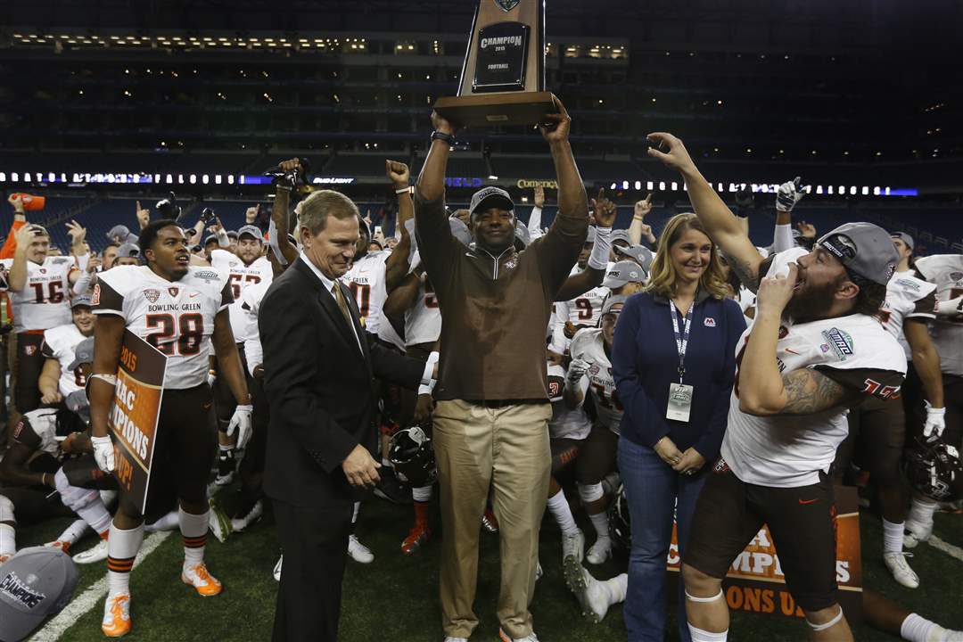 SPT-BGfootball5p-Babers-trophy