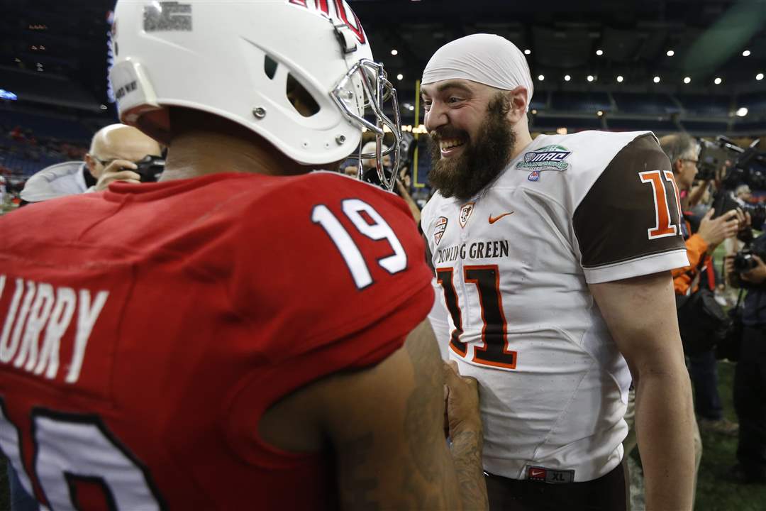 SPT-BGfootball5p-Smiles