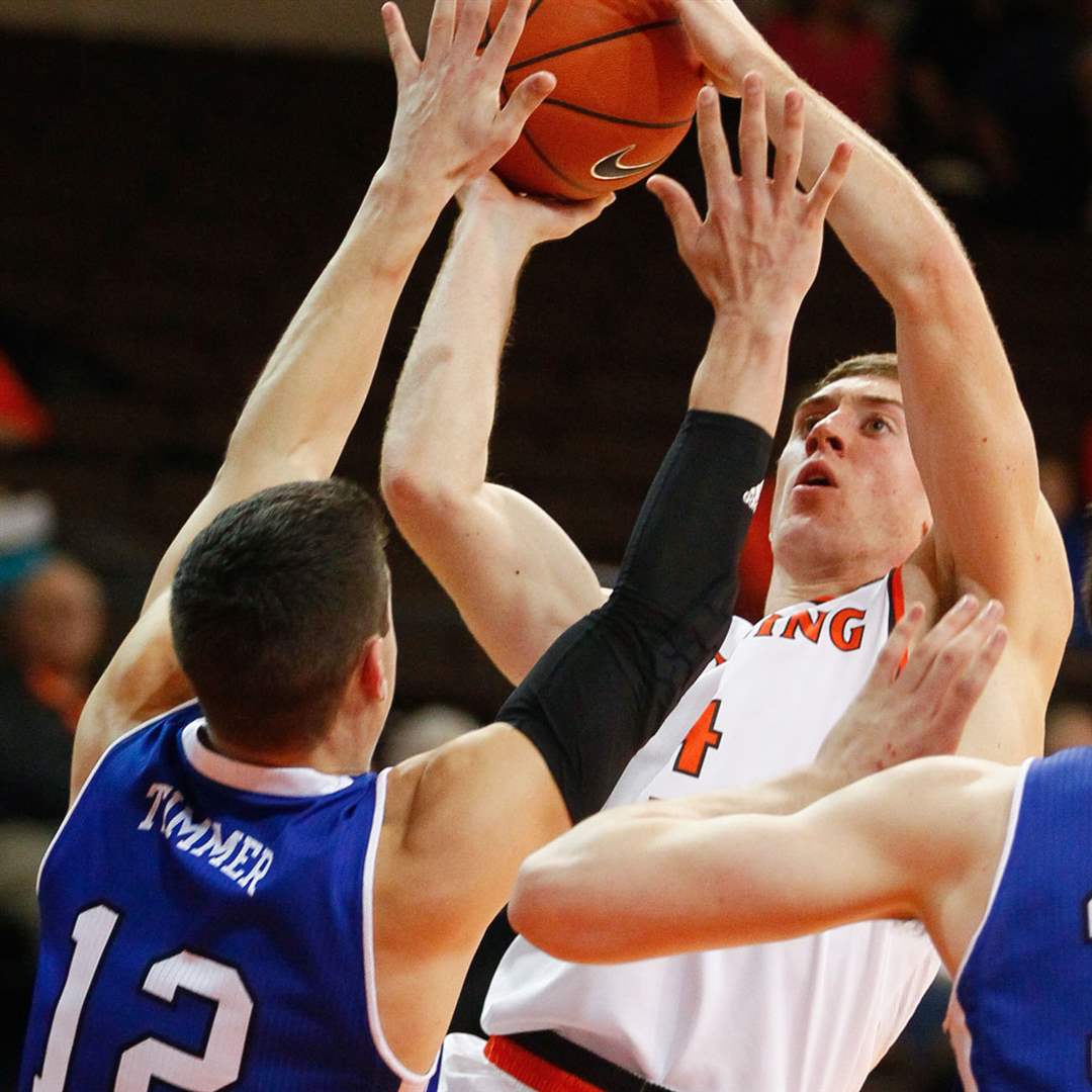 IN PICTURES Bowling Green men beat Drake The Blade
