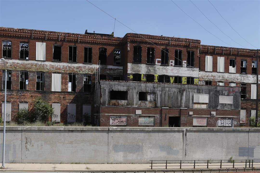 CTY-uglytoledoxxThe-faded-paint-a