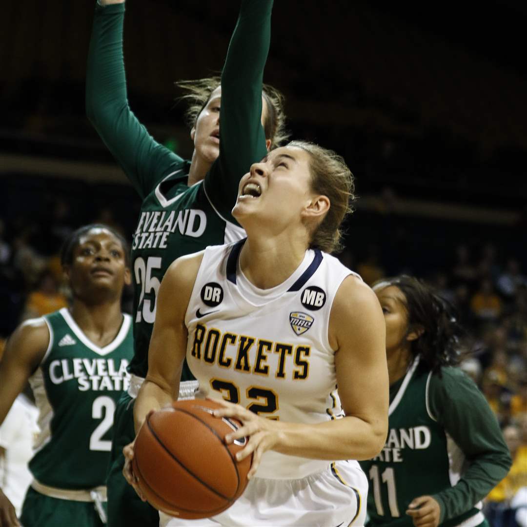 SPT-UTwbb13-shot-Capotosto