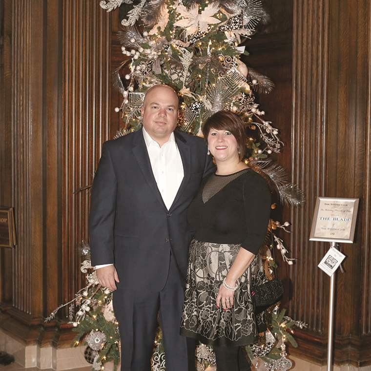 Soc-treeparade08p-Chris-and-Wendy-Baker