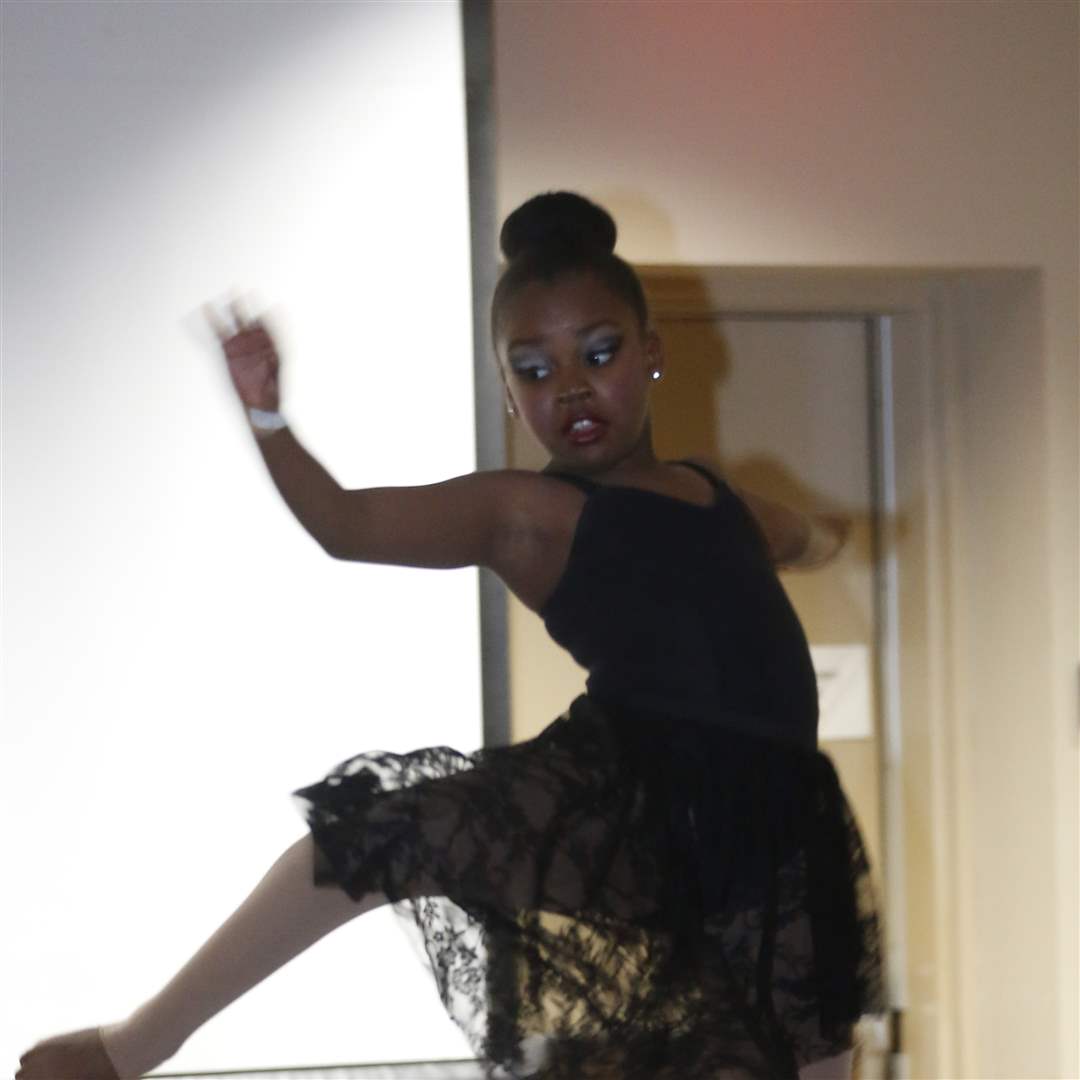 SOC-aidsfashon29p-Shelmon