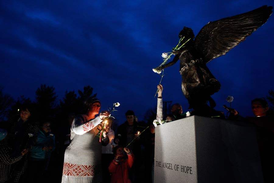 GARDEN13p-Heather-Honaker-and-statue