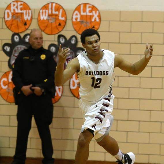 SPT-NBCboysbball16p-rossford-sinclair-score