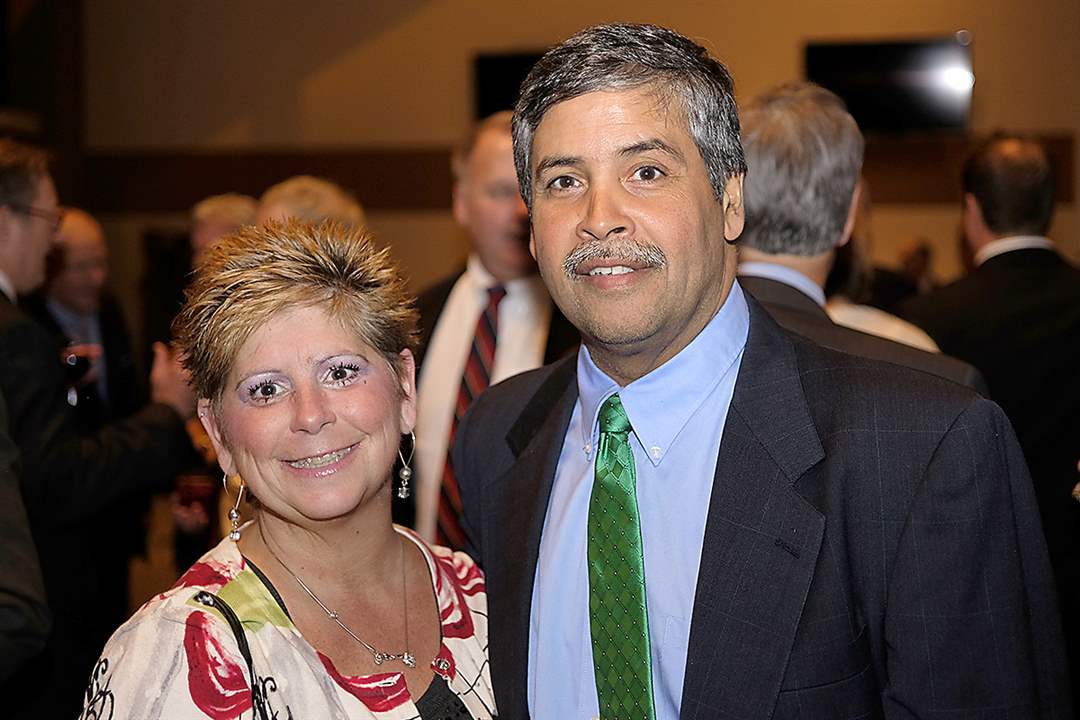 SOC-block10p-Anne-and-Luis-Santiago