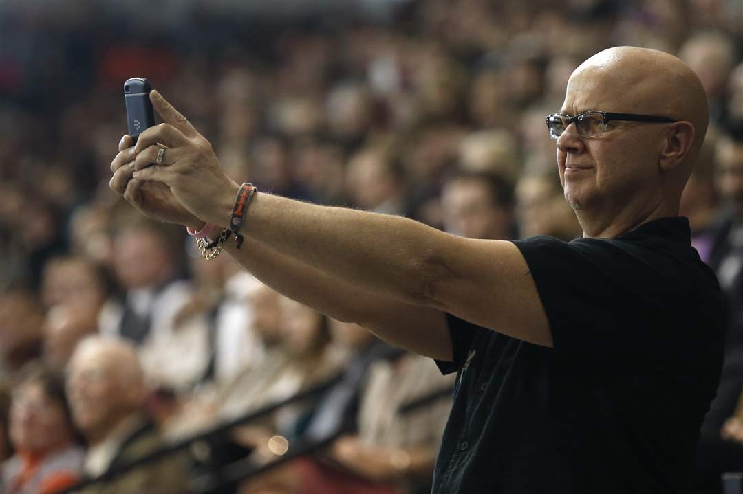 CTY-BGSUgraduation20-Boudor