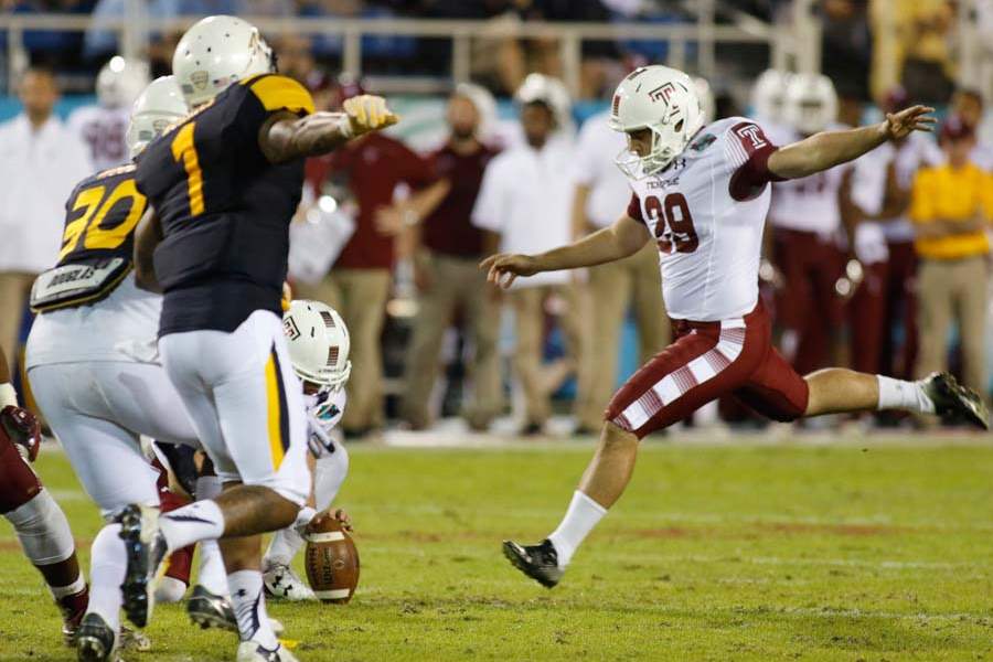 Boca-Raton-Bowl-Football-JONES-FIELD-GOAL-1Q