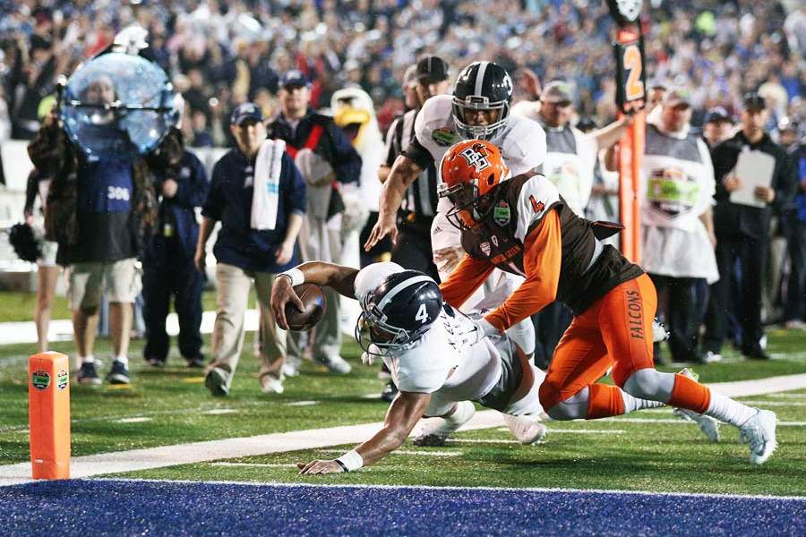 GoDaddy-Bowl-Football-ELLISON-VS-HARDY