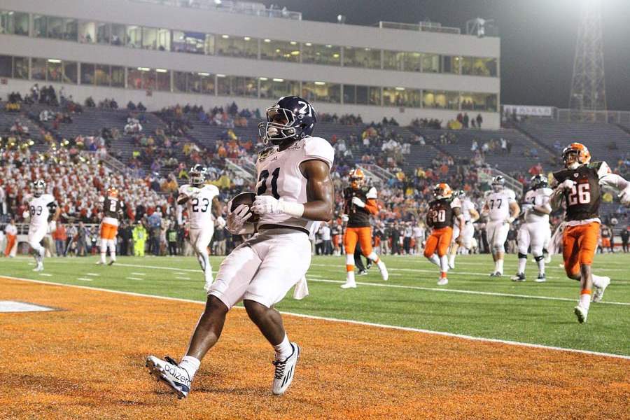 GoDaddy-Bowl-Football-GA-FIELDS