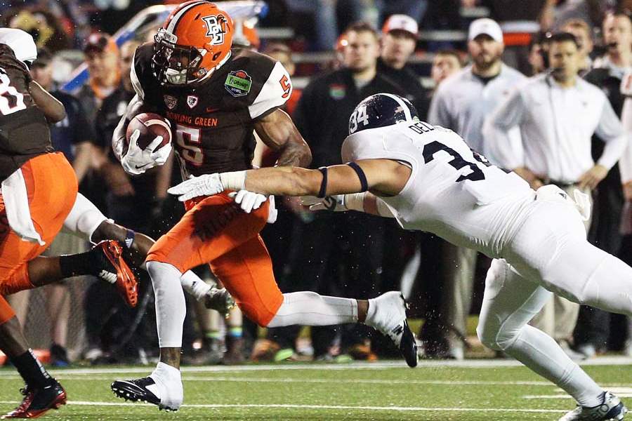 GoDaddy-Bowl-Football-MOORE-TD