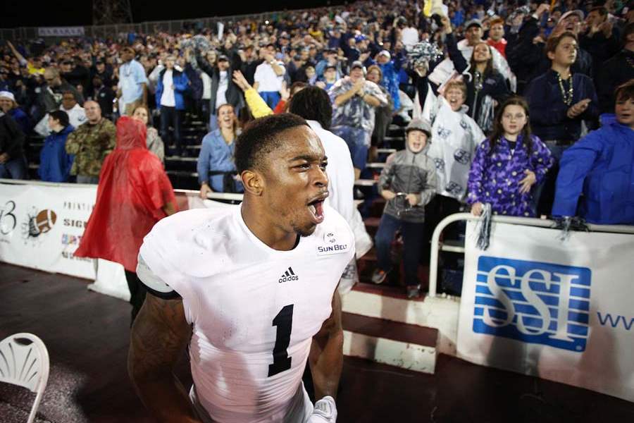 GoDaddy-Bowl-Football-RAMSBY-CHEER