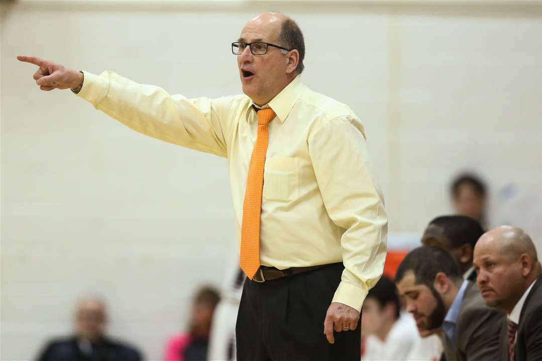 SPT-BoysBasketball30p-Bruce-smith