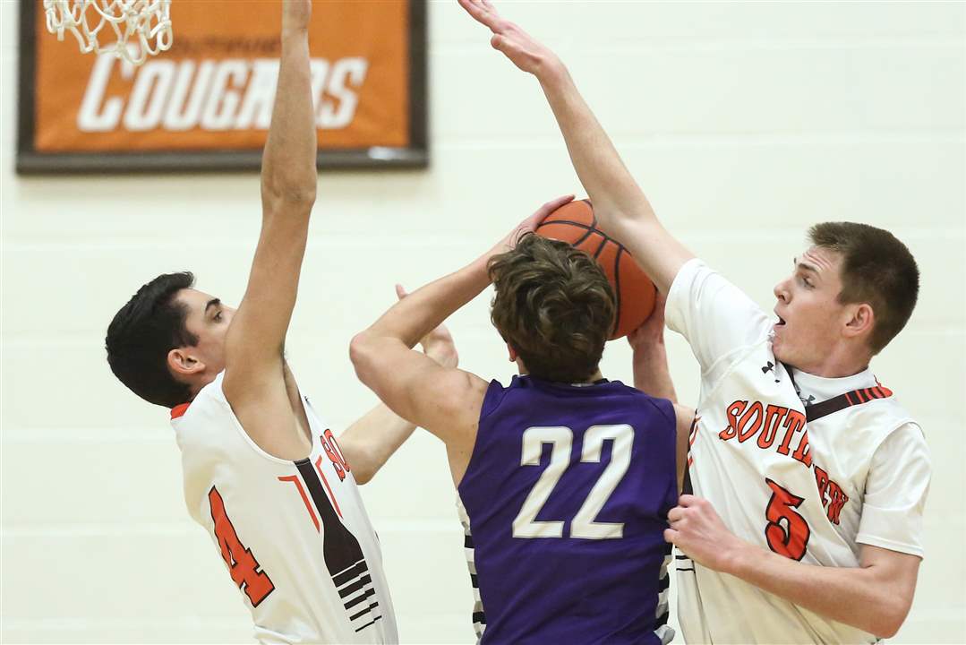 SPT-BoysBasketball30p-gilsdorf-shot