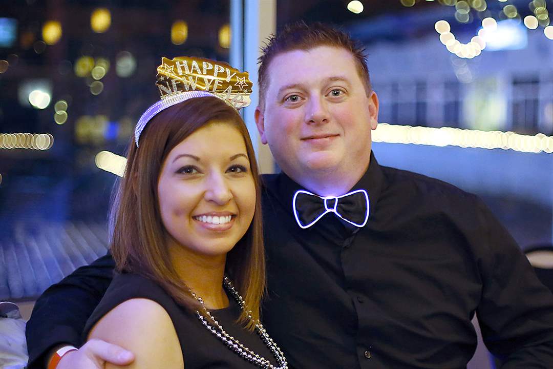 SOC-birdcage01p-Heather-and-Joshua-Stachowiak