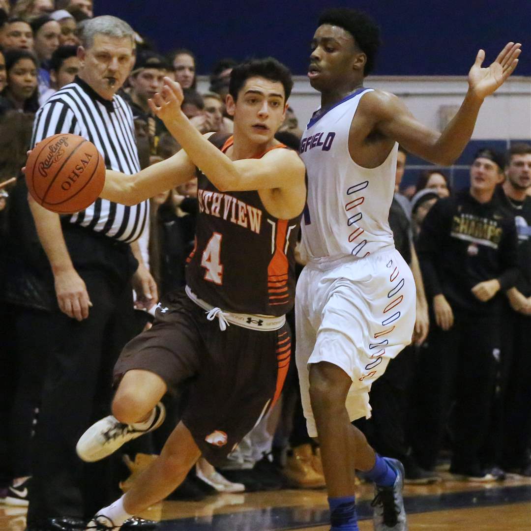 Nate-Kalinz-navigates-1-15