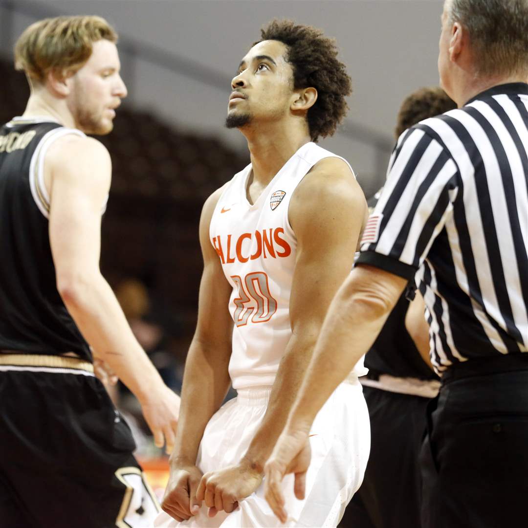 IN PICTURES Bowling Green men lose to Broncos The Blade