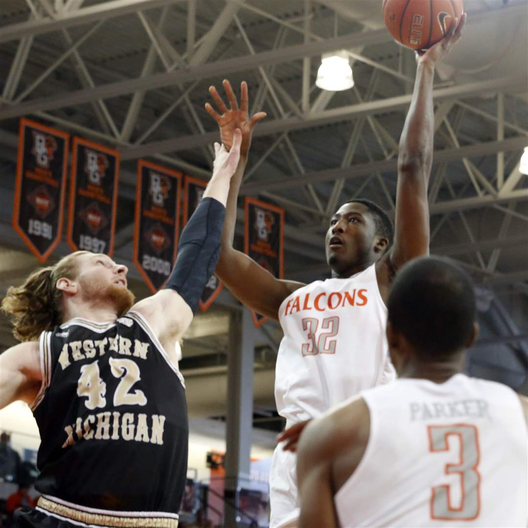 IN PICTURES Bowling Green men lose to Broncos The Blade