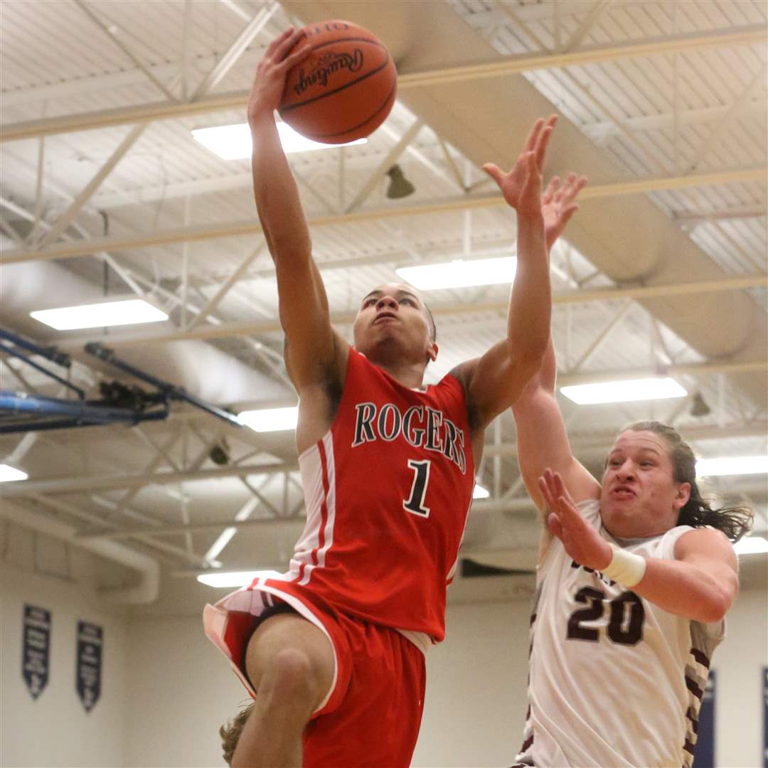 Erik-Davis-foul-2-26