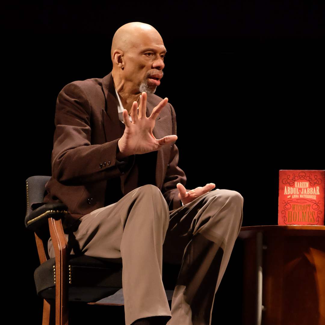 Kareem-Abdul-JabbarAbdul-Jabbar-em