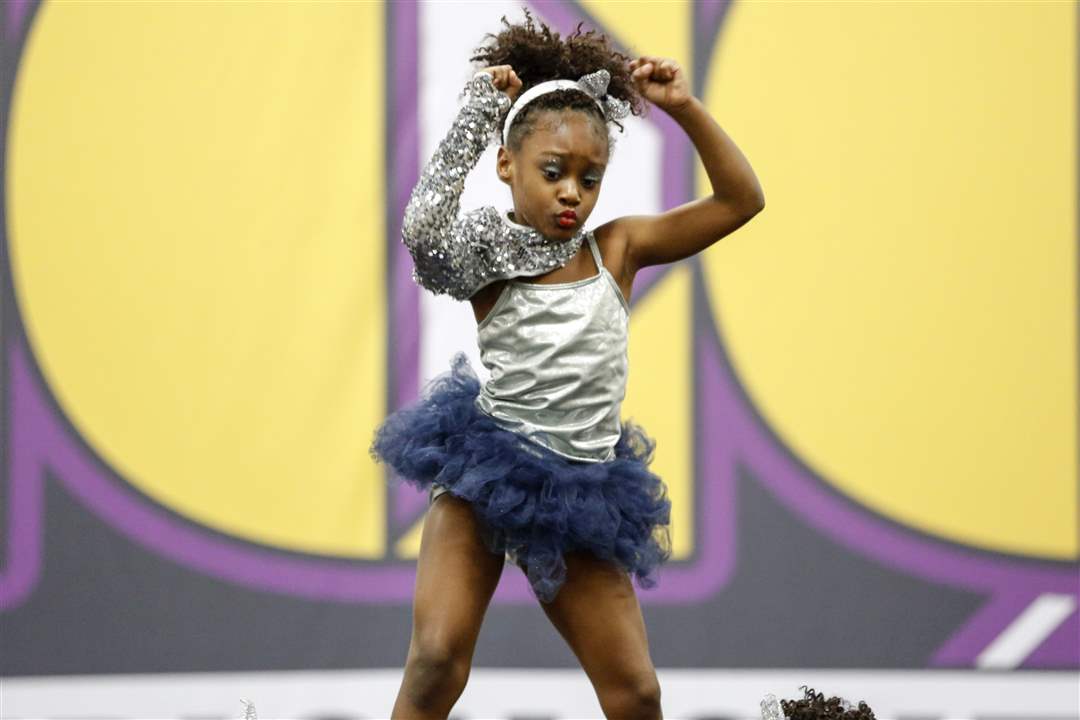 CTY-cheerevent06pCambell