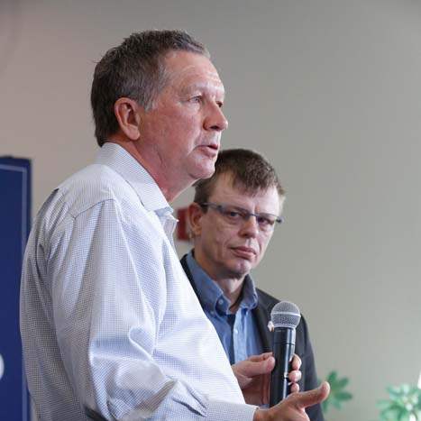 CTY-kasichmonroe07p-kasich-Bob-Goble