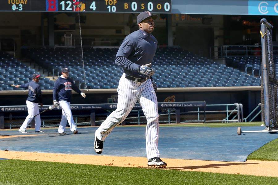 HensPhotos6p-bernard-jogs-to-first