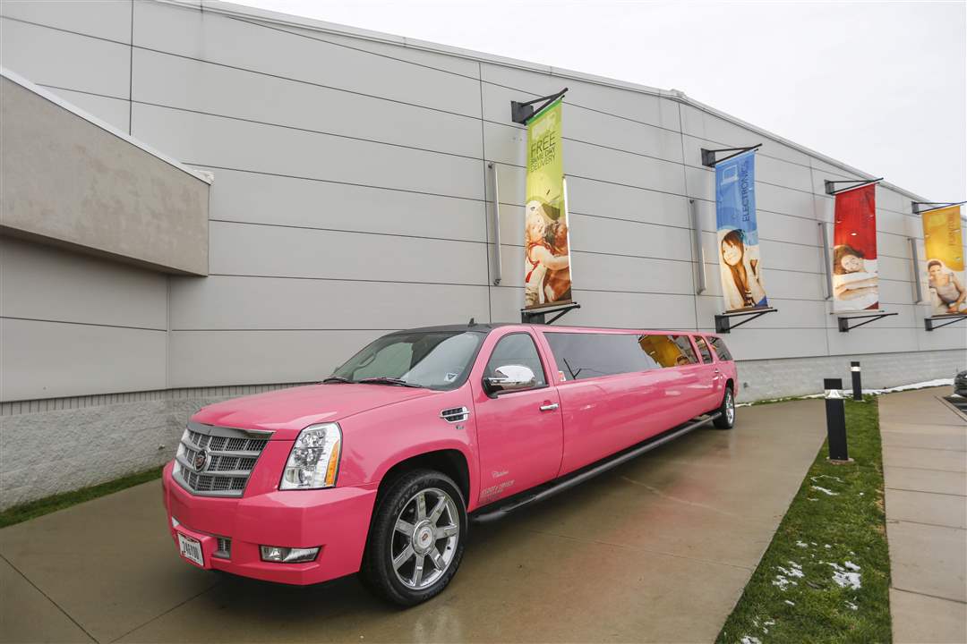 CTY-LADIESNIGHT11Limo