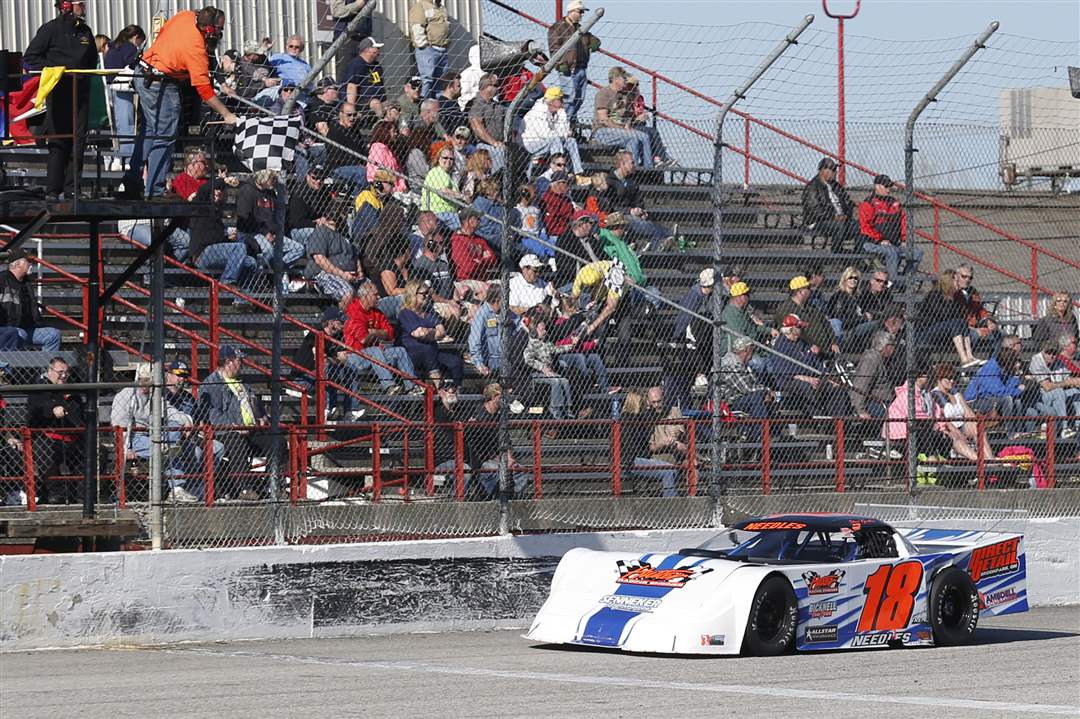 Needles-crosses-4-16