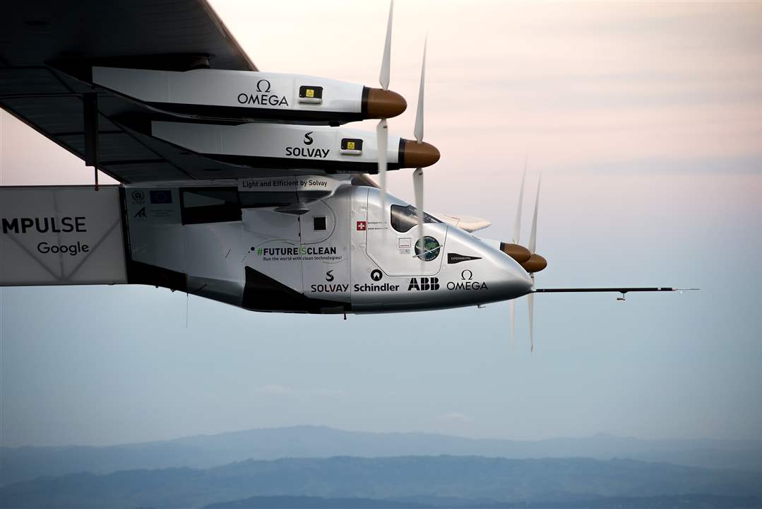 solar-plane-77