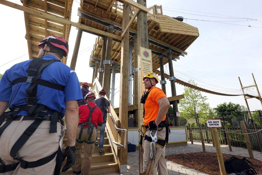 zoo20p-entry-platform