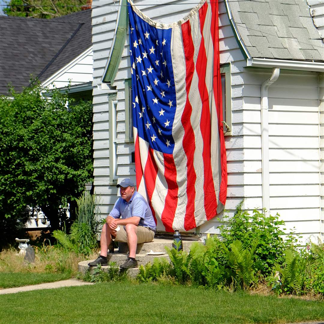 CTY-parade29-suchomma