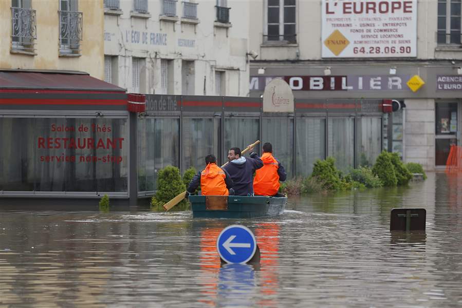 Seine still rising in Paris as streets flood, landmarks shut - The Blade