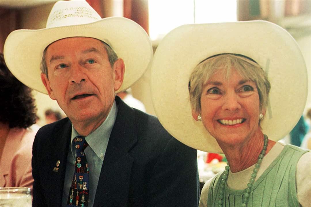 VOINOVICH-Janet-6-12