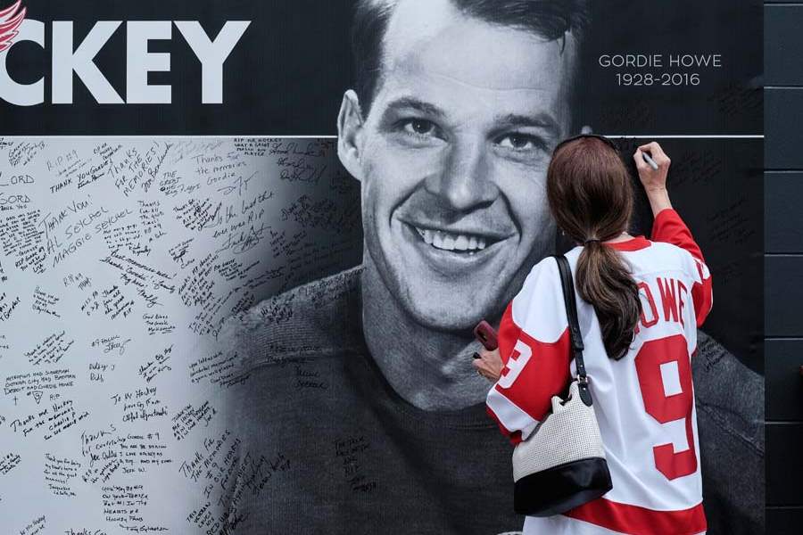 spt-gordiehowe-Barb-Quenneville