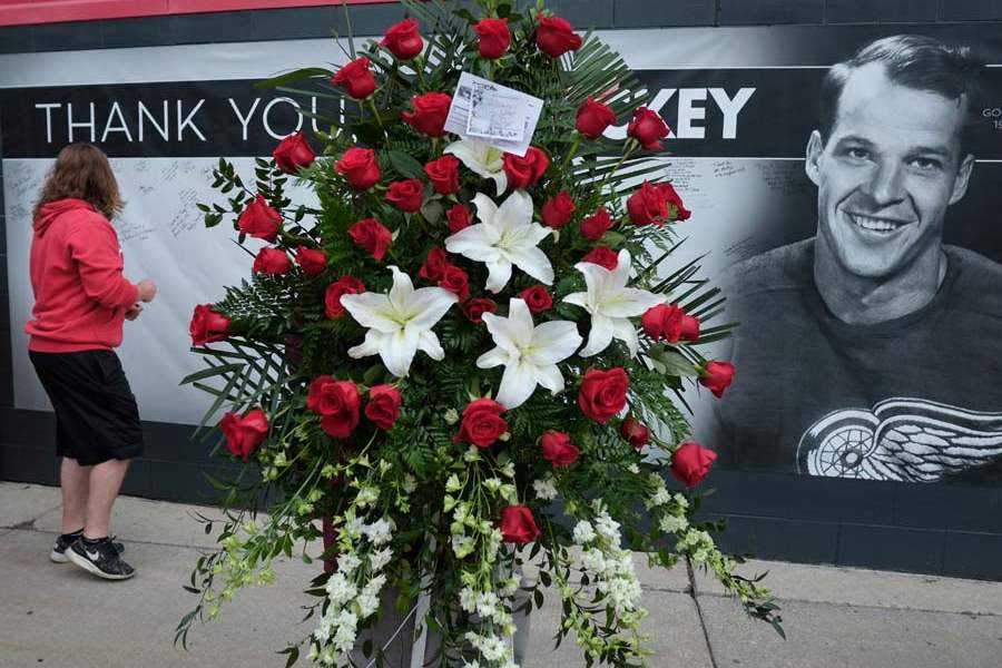 spt-gordiehowe-flowers