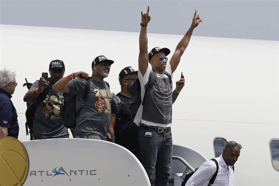 Champion-Cavaliers-BasketballJefferson