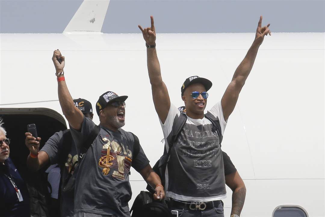 Champion-Cavaliers-BasketballJones