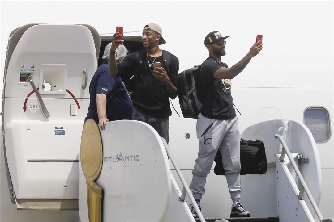 Champion-Cavaliers-BasketballMcRae