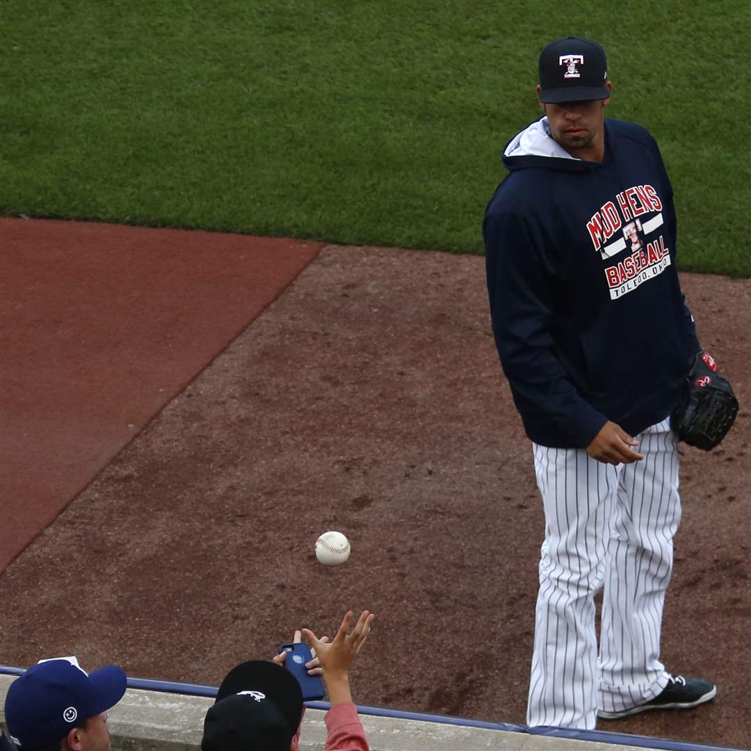 Mud-Hens-ball-6-28