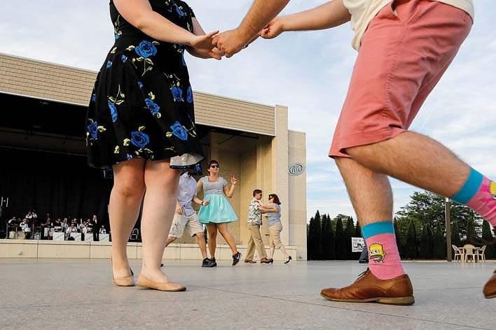 SOC-ballroom18p-dancing