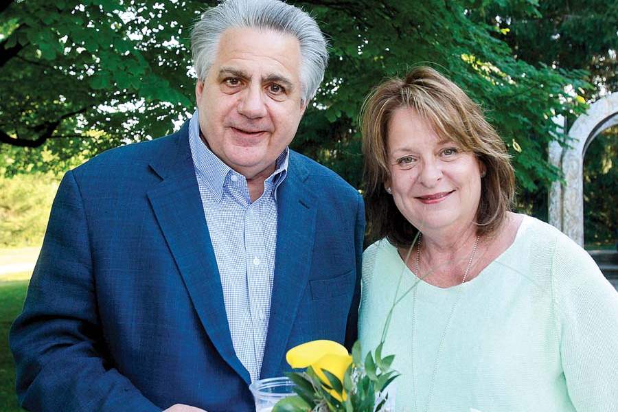 crosbypreview24p-carol-and-charlie-contrada