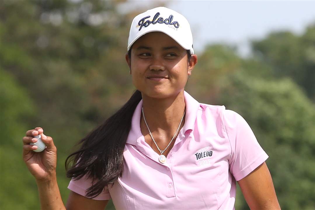 Ruenreong-smiles-7-14