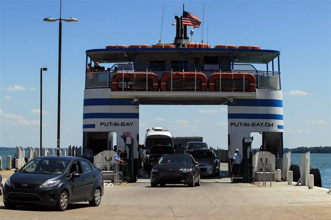 FERRIESxx-Cars-exit-the-Miller-Ferry