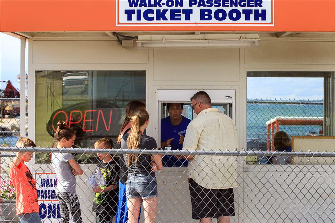 FERRIESxx-kellys-island-ferry-ticket-booth