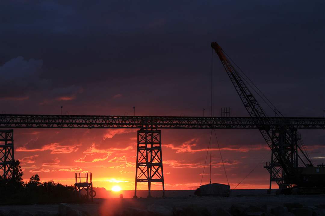 FERRIESxx-sunset-kelleys-island-ferry-dock
