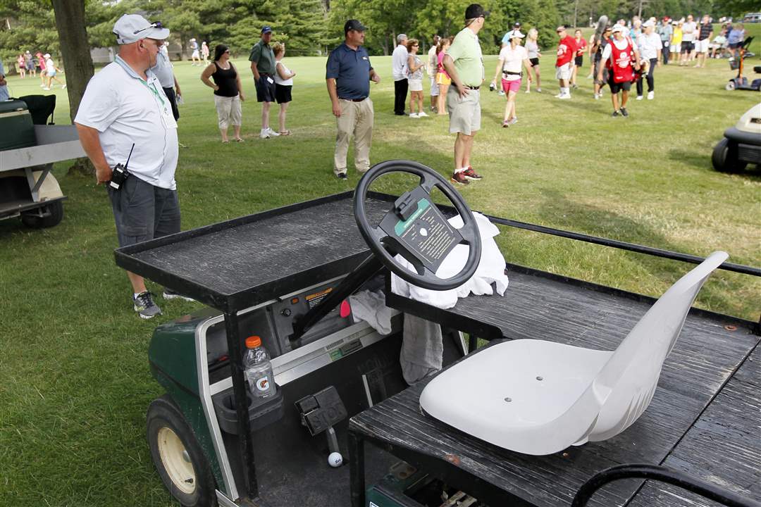 Jutanugarn-approaches-7-18