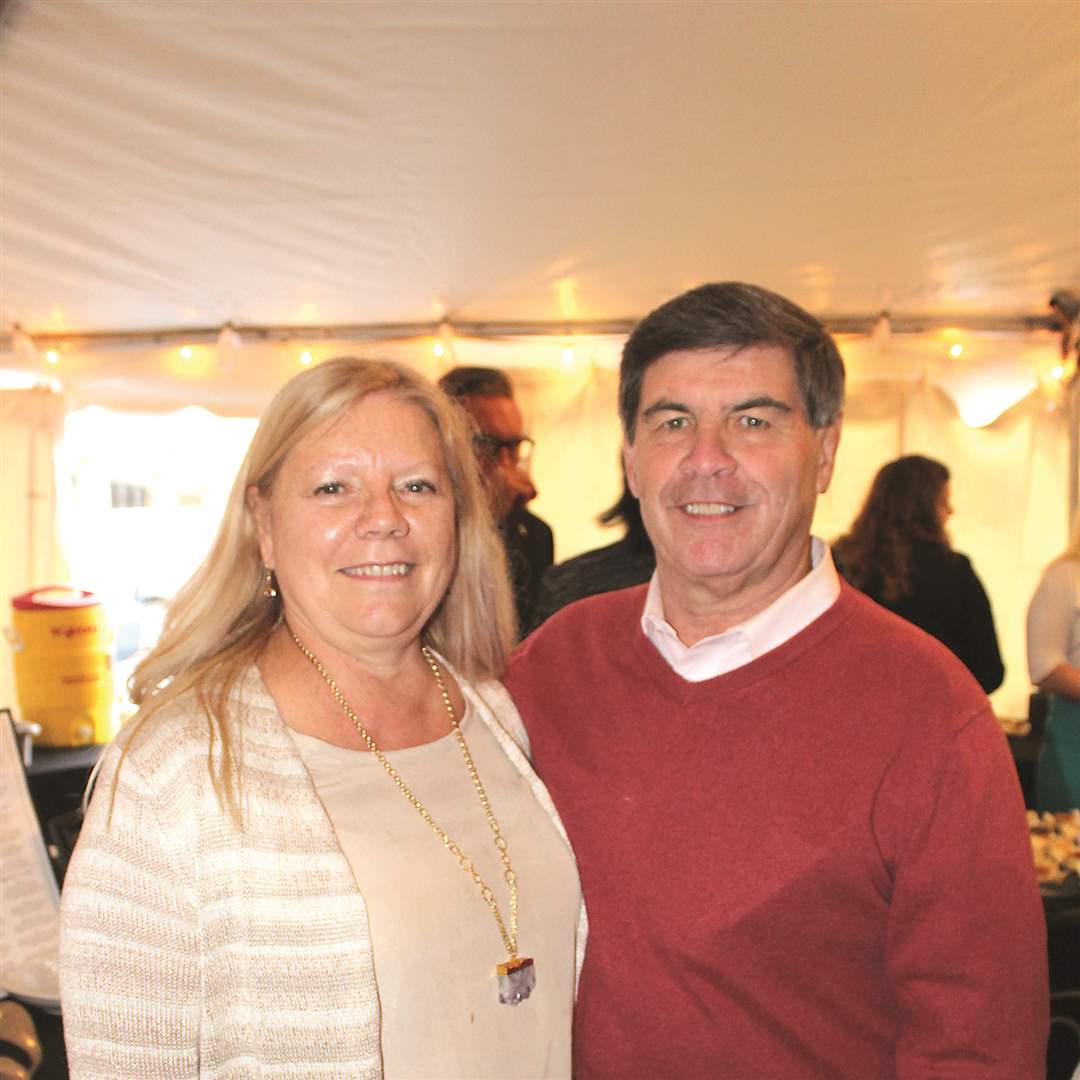 Chairman-Dianne-Tankoos-and-husband-Bob-Tankoos