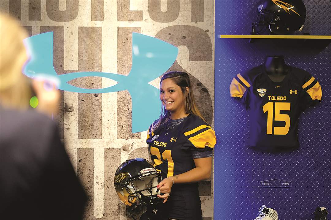 SOC-footballgirls21p-Shayna-Bichey